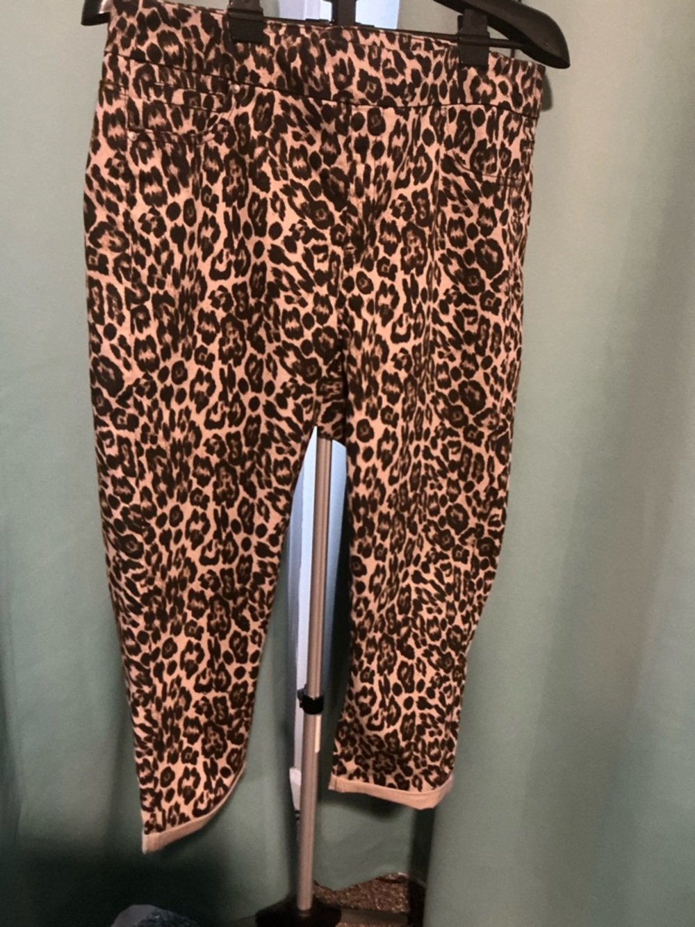 NEW Women’s plus Sz 14W Pull on cuffed 5 pocket stretchy jean fabric pants